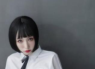 微密圈 – 满屏灰丝躁动，掀翻了超辣的林一的写真集平静