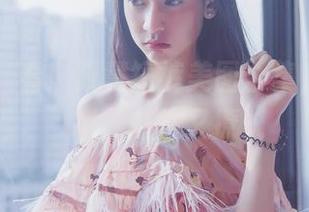 轰趴猫 – 看！筱慧短裤美图合集，轻松登场，随性又撩