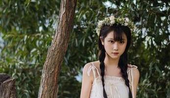 镜酱玩cos龙娘，结果她真把我吓到了——不，是美到了！图包浓缩了她的每个细节。
