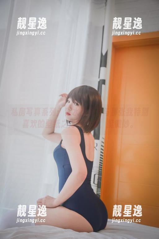 青水百合子 私房写真系列:青水百合子与那张我特别喜欢的壁纸之间的距离,挺微妙。