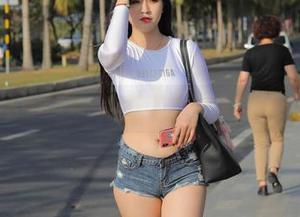 合集总是让人欲罢不能，魔镜街拍的街拍啦啦队小姐姐们来了！