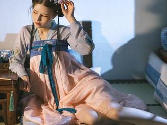 用美图去捉“凶凶年兽”——鹿八岁baby和她的社交动物后援团