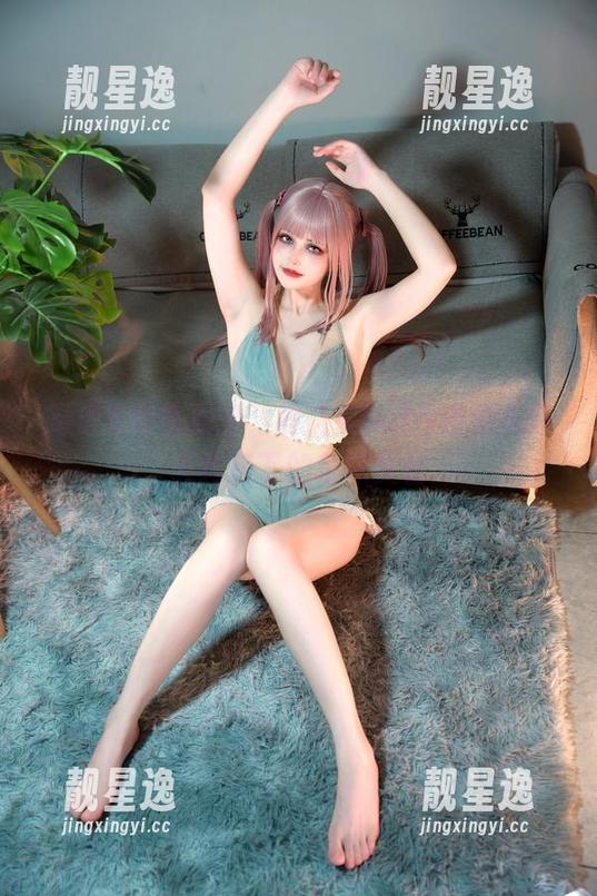 无圣光版兔女郎，鹿八岁baby带你见识天花板下的草坪文化